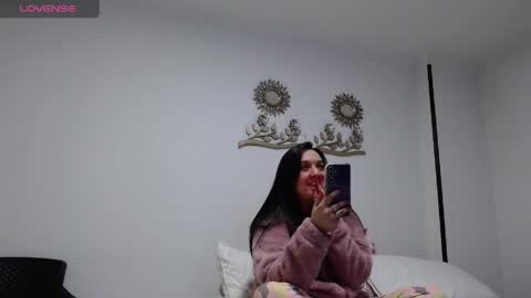Snapshot of olivia_col chatting on May 2026 03:12:01 AM Olivia Gonzales online show from May 2026 03:12:01 AM