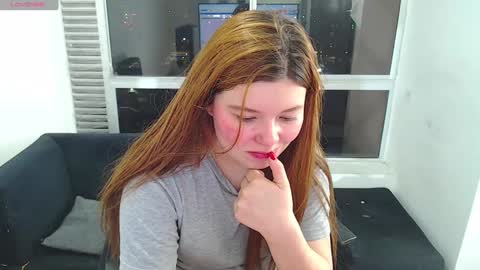 Snapshot of olivia_martine chatting on December 2024 05:02:01 AM olivia_martine online show from December 2024 05:02:01 AM