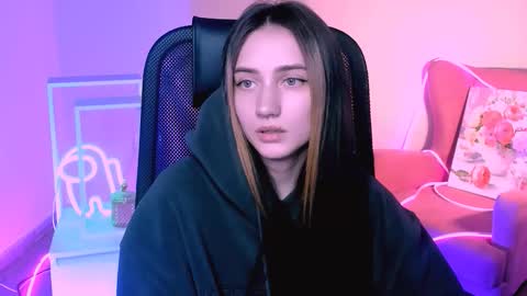 olivia_norton_ online show from September 2025 04:01:01 PM