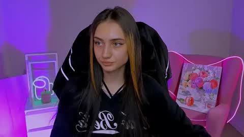 olivia_norton_ online show from October 2025 01:12:01 PM