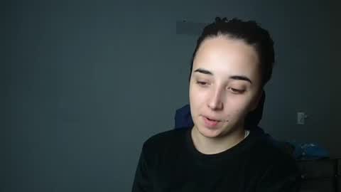 Olivia online show from October 2025 06:20:01 PM