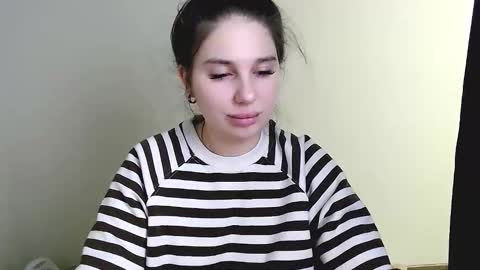 Olivia online show from March 2026 09:10:01 PM