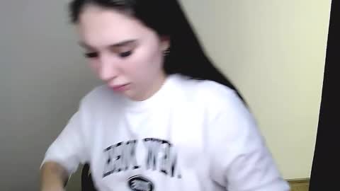 Olivia online show from March 2026 09:22:02 PM