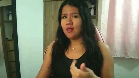 Olivia online show from November 2025 12:52:01 PM