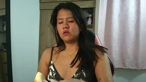 Olivia online show from February 2026 12:31:01 PM