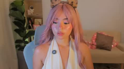 Snapshot of olivia_xd_ chatting on June 2026 05:53:02 AM Olivia online show from June 2026 05:53:02 AM