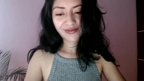 oliviaaa__ online show from April 2026 04:05:02 PM