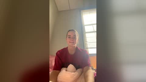 oliviaaraee online show from February 2026 08:14:02 PM