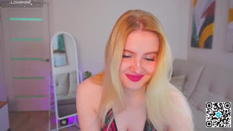 Olivia online show from September 2025 02:11:02 AM