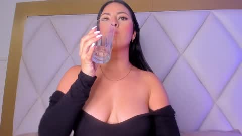 Snapshot of oliviabrady1 chatting on January 2025 01:43:02 AM OLIVIA online show from January 2025 01:43:02 AM