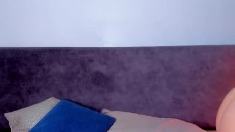 OLIVIA online show from February 2026 12:12:01 AM