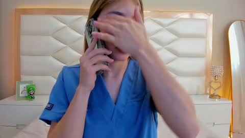 Snapshot of oliviacameron chatting on June 2026 06:12:01 PM OLIV online show from June 2026 06:12:01 PM