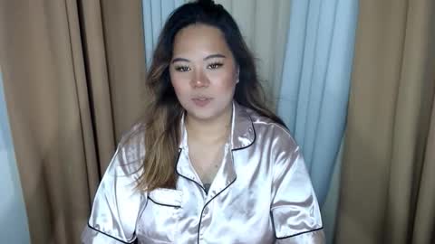 olivia hollywood online show from November 2025 03:01:02 PM