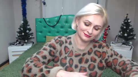 Snapshot of oliviahorst chatting on December 2024 04:00:02 PM OliviaHorst online show from December 2024 04:00:02 PM