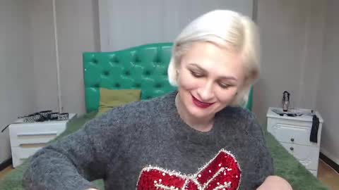 Snapshot of oliviahorst chatting on January 2025 03:10:01 PM OliviaHorst online show from January 2025 03:10:01 PM
