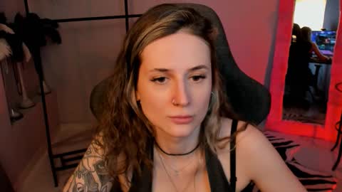 Snapshot of oliviamcclean chatting on November 2025 09:59:02 AM Liv online show from November 2025 09:59:02 AM