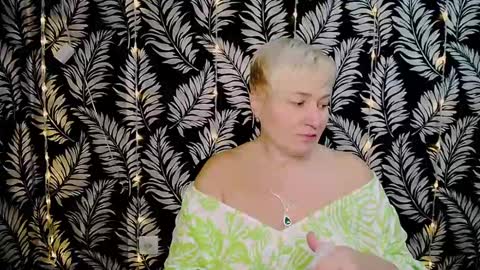 Snapshot of oliviaoskar_ chatting on December 2024 12:09:02 PM Kelly online show from December 2024 12:09:02 PM