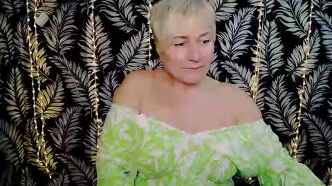 Snapshot of oliviaoskar_ chatting on February 2025 02:55:02 PM Kelly online show from February 2025 02:55:02 PM