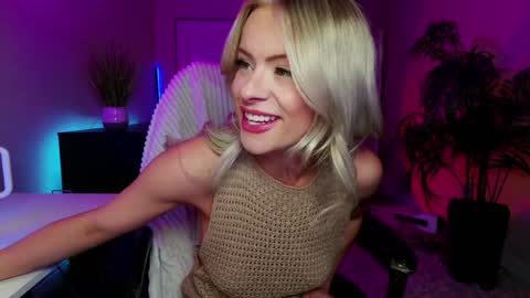 Olivia Owens online show from January 2025 09:13:01 AM