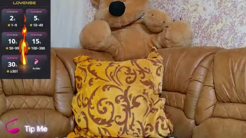 oliviaparadise online show from December 2025 07:34:02 PM