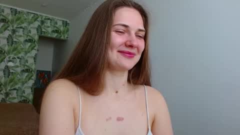 Olivia online show from March 2025 05:28:01 AM