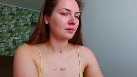 Snapshot of oliviashiny chatting on May 2026 04:19:02 AM Olivia online show from May 2026 04:19:02 AM