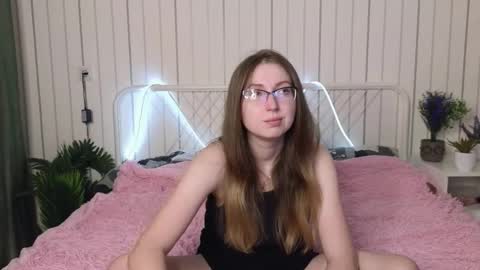 Kylie online show from October 2025 08:17:02 PM