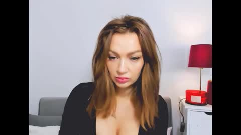 OliviaWomen online show from December 2024 06:06:02 AM