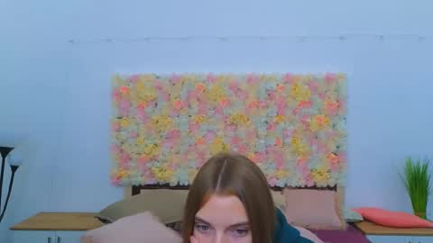 Snapshot of ollistiw chatting on September 2025 07:08:02 AM Olli and Stiw online show from September 2025 07:08:02 AM