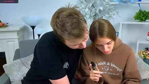 Olli and Stiw online show from December 2025 08:34:01 AM