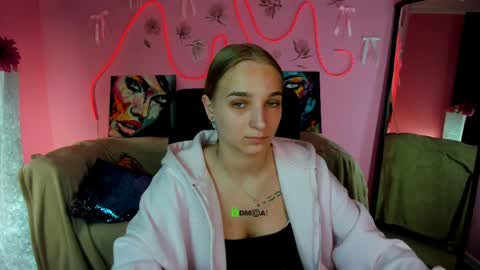Ollivia online show from May 2026 05:48:01 AM