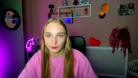 Ollivia online show from May 2026 05:57:02 AM