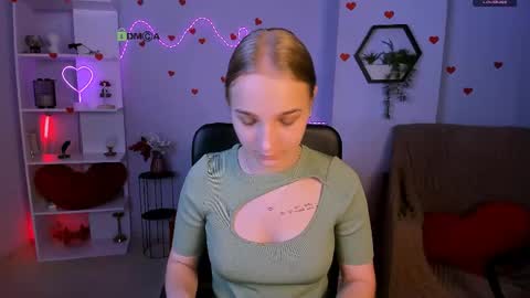 Ollivia online show from June 2026 05:54:02 AM