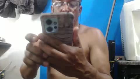 OlySantos online show from November 2025 02:28:01 PM