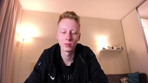 Snapshot of omg_pie chatting on October 2025 10:15:01 PM Mars online show from October 2025 10:15:01 PM