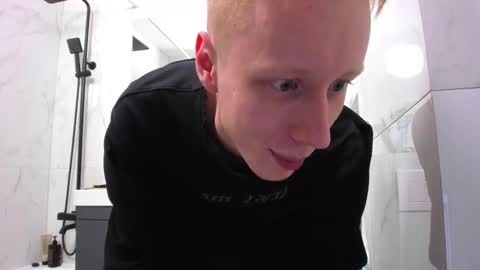 Snapshot of omg_pie chatting on October 2025 01:09:02 AM Mars online show from October 2025 01:09:02 AM