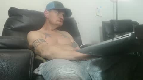 omgluvit12 online show from December 2024 12:49:02 PM