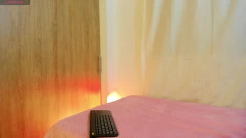 Snapshot of on_tefa chatting on June 2026 05:53:02 AM Violette online show from June 2026 05:53:02 AM