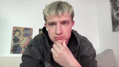 couple Lu sexy chick in middle and Jimmyblonde our friend Brianglasses online show from March 2025 10:32:02 AM