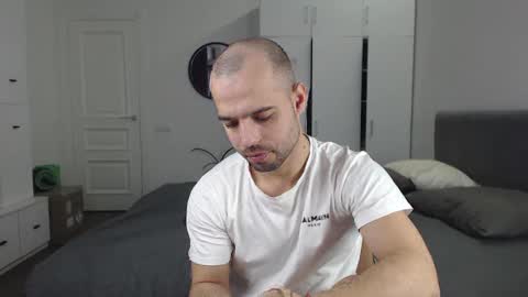 onebestlover online show from January 2025 09:02:02 AM