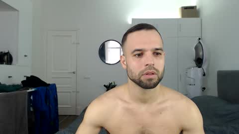 onebestlover online show from February 2026 09:10:02 AM