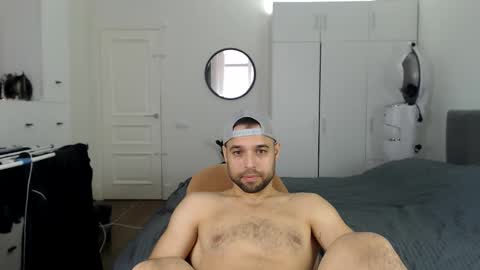 onebestlover online show from February 2026 08:37:02 AM