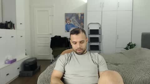 Snapshot of onebestlover chatting on April 2026 08:42:02 AM onebestlover online show from April 2026 08:42:02 AM