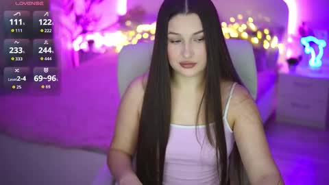 L A Y A online show from October 2025 07:00:01 PM