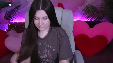 L A Y A online show from February 2026 02:03:02 PM