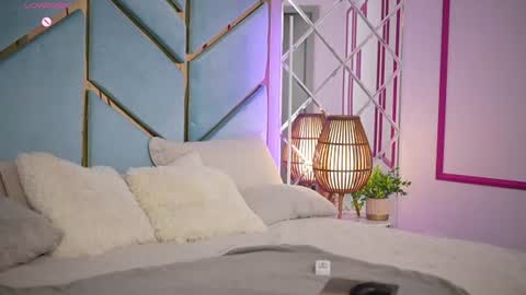 L A Y A online show from June 2026 07:40:01 PM