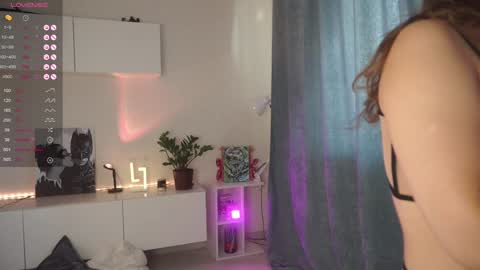 SamLolita online show from September 2025 11:00:01 AM
