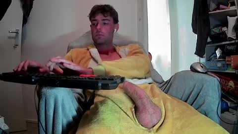 onesieboyx online show from May 2026 04:37:02 PM