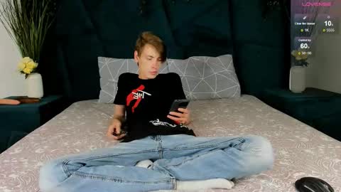 Snapshot of only_eric chatting on September 2025 06:57:02 AM Erick online show from September 2025 06:57:02 AM