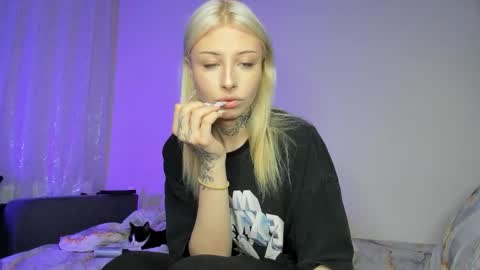 Iva online show from November 2025 12:42:01 PM